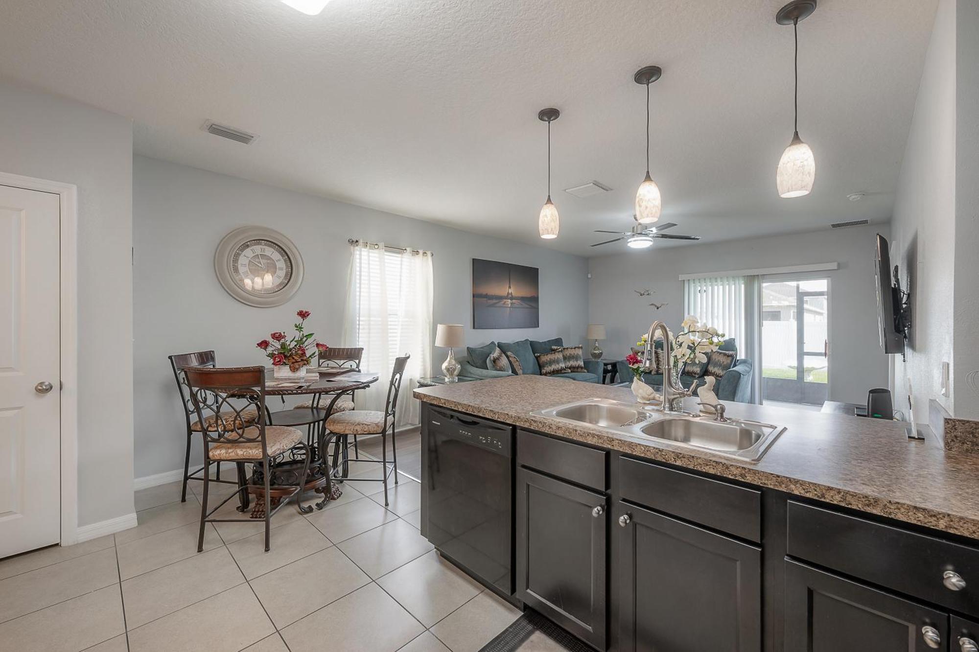 Sun City Cozy Home Ruskin Bagian luar foto