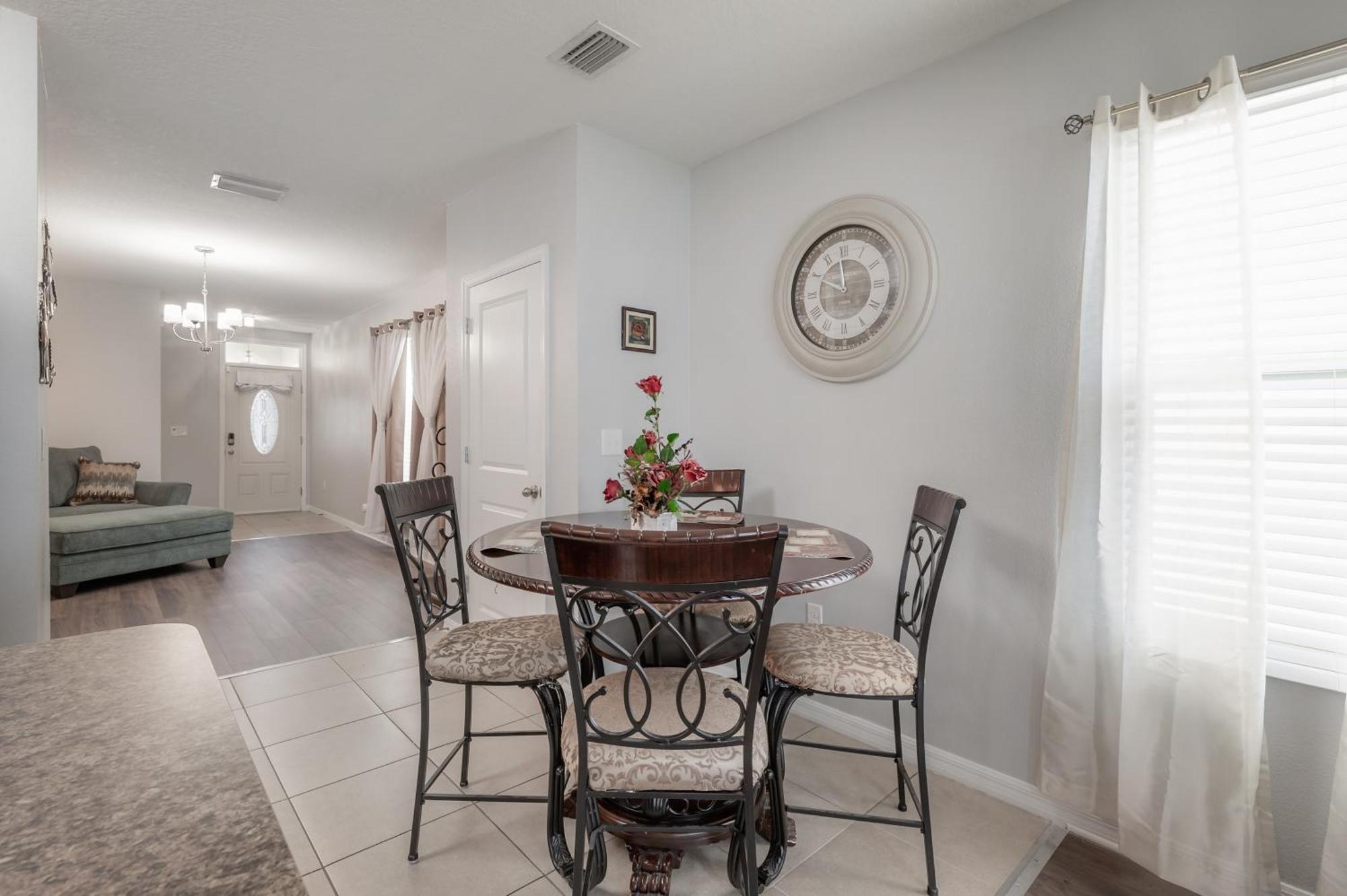 Sun City Cozy Home Ruskin Bagian luar foto