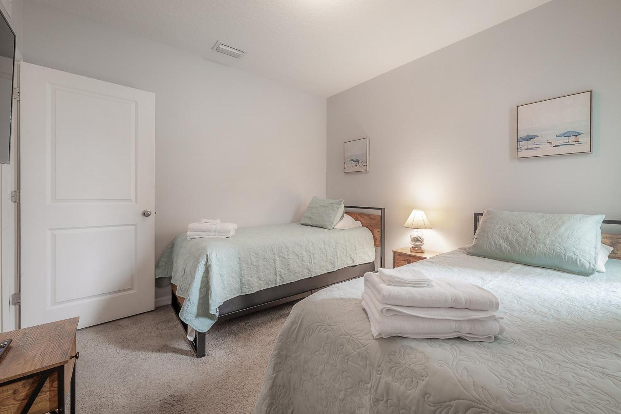 Sun City Cozy Home Ruskin Bagian luar foto